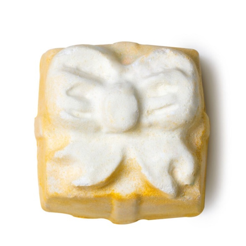LUSH Golden Wonder Bath Bomb